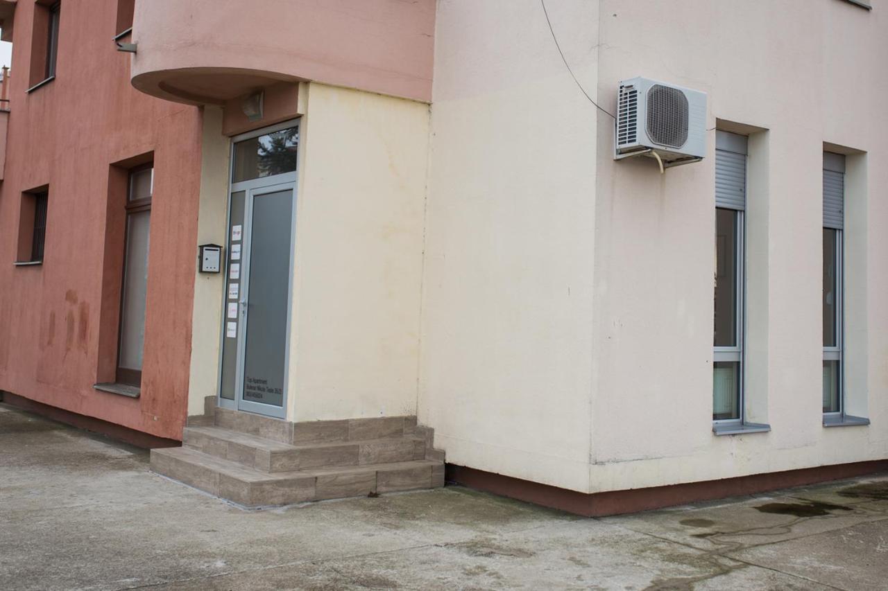 Top Apartment Ni Exterior foto